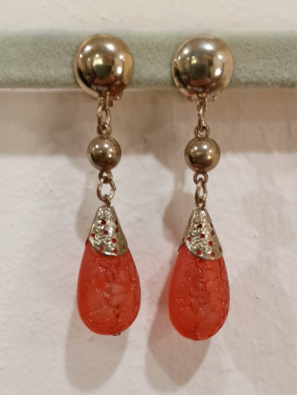 Red Floral Dangle Clip On Earrings - Vintage 1950s!